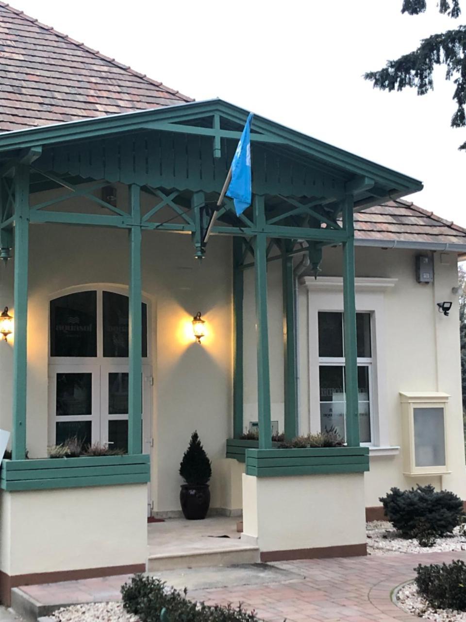 Aquasol Resort Mosonmagyaróvár Exteriör bild