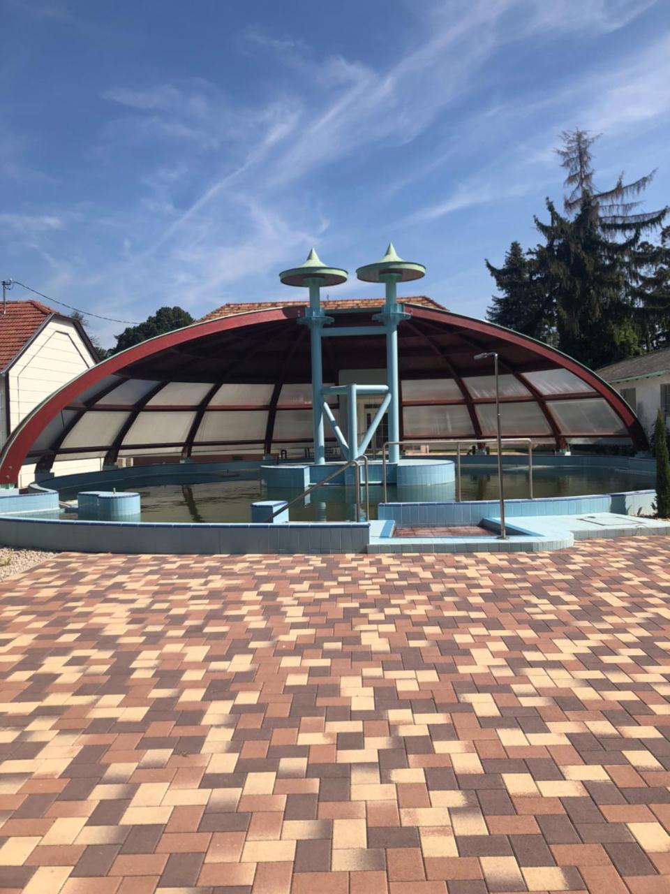 Aquasol Resort Mosonmagyaróvár Exteriör bild