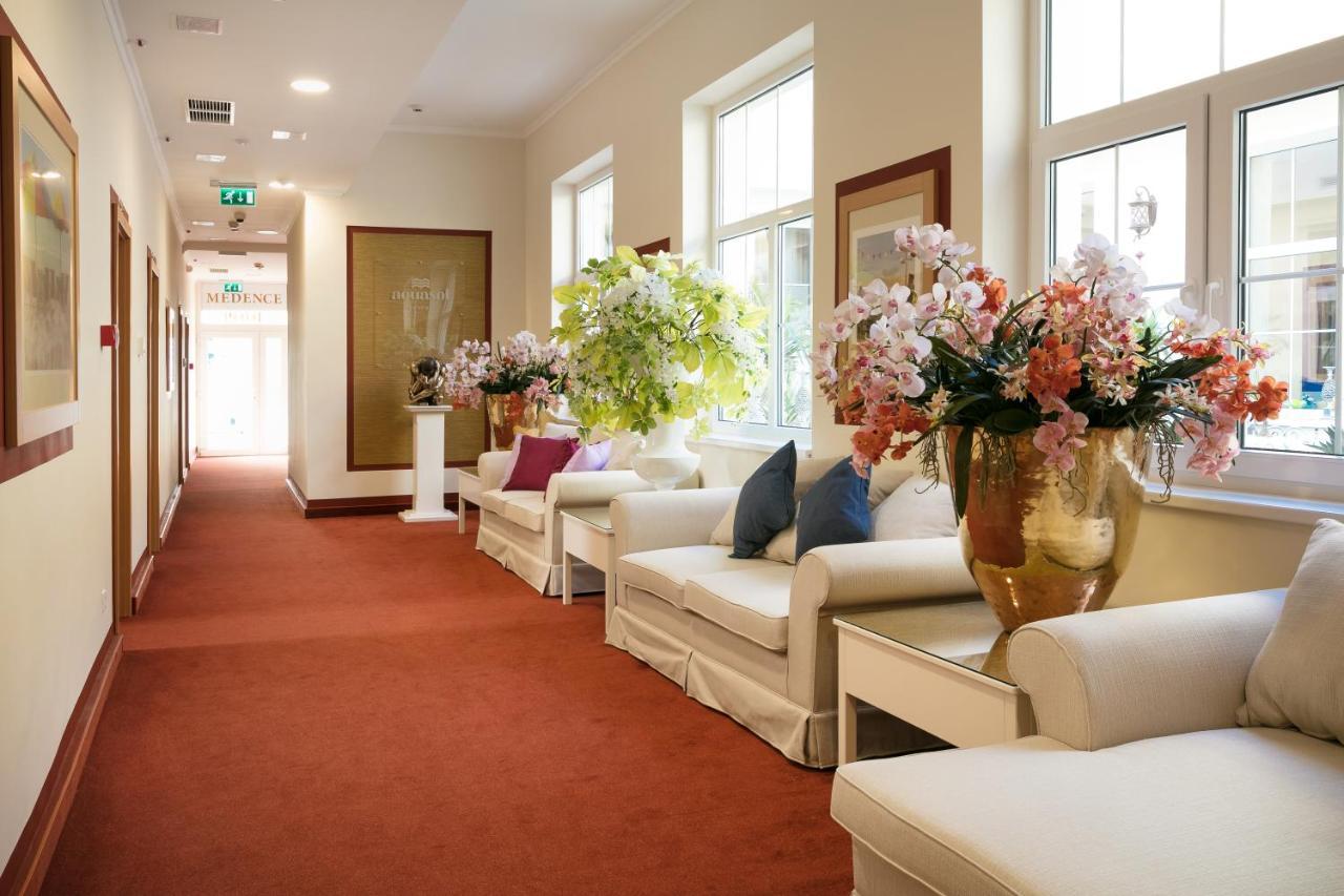 Aquasol Resort Mosonmagyaróvár Exteriör bild